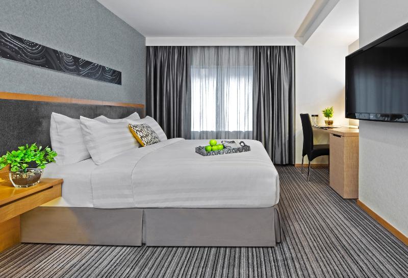 Kew Wanchai 4*
