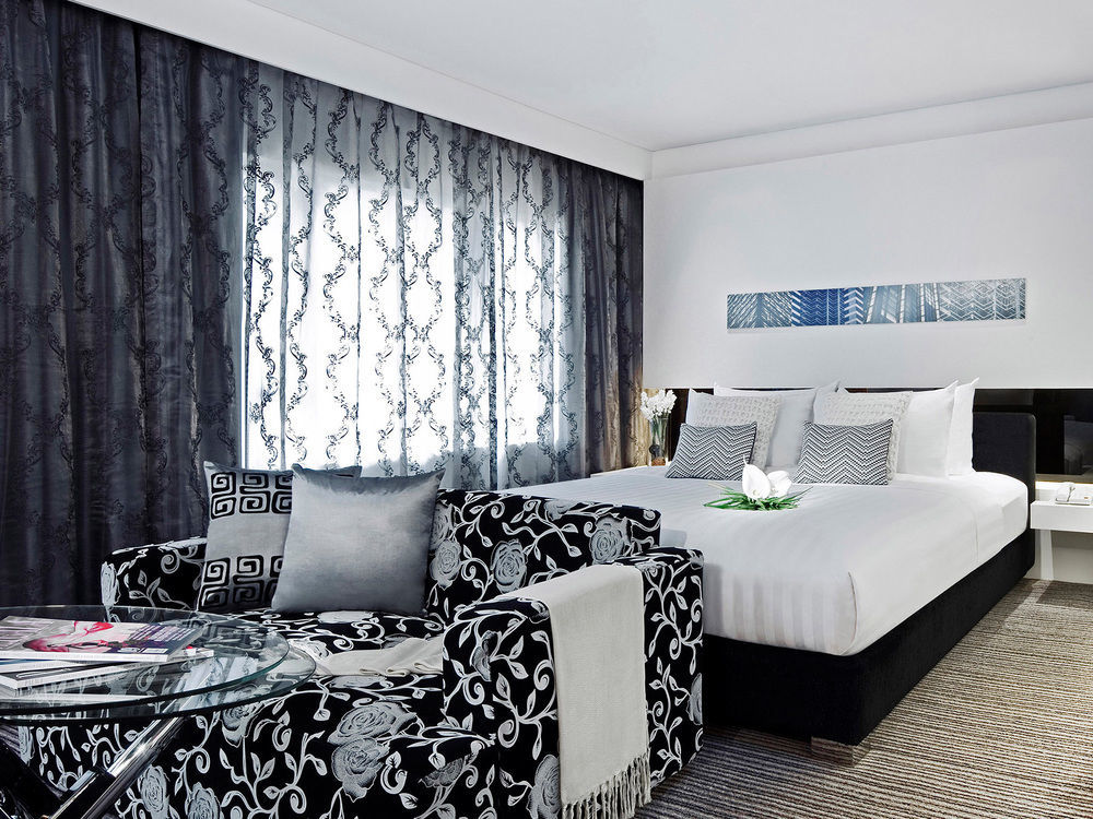 Kew Wanchai Отель 4*